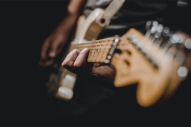 electric-guitarist electric-guitarist